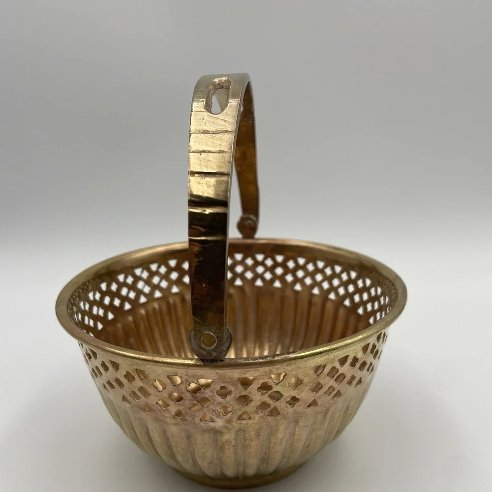 Vintage Cottagecore Brass Basket With Moveable Handle‎ Round With Cut Out Design